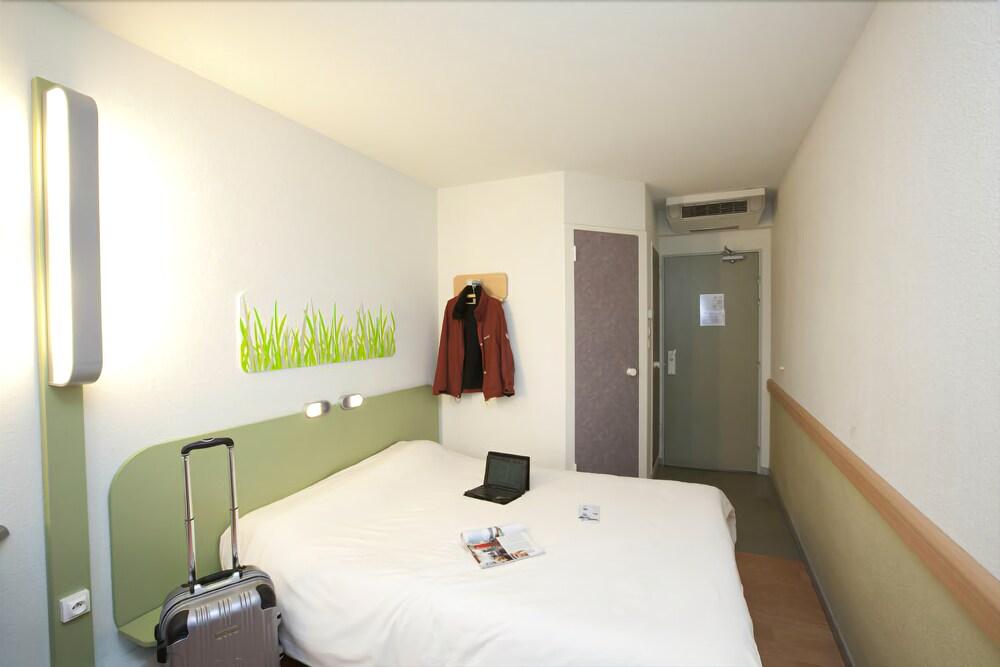 Ibis Budget Carcassonne La Cite Exterior photo